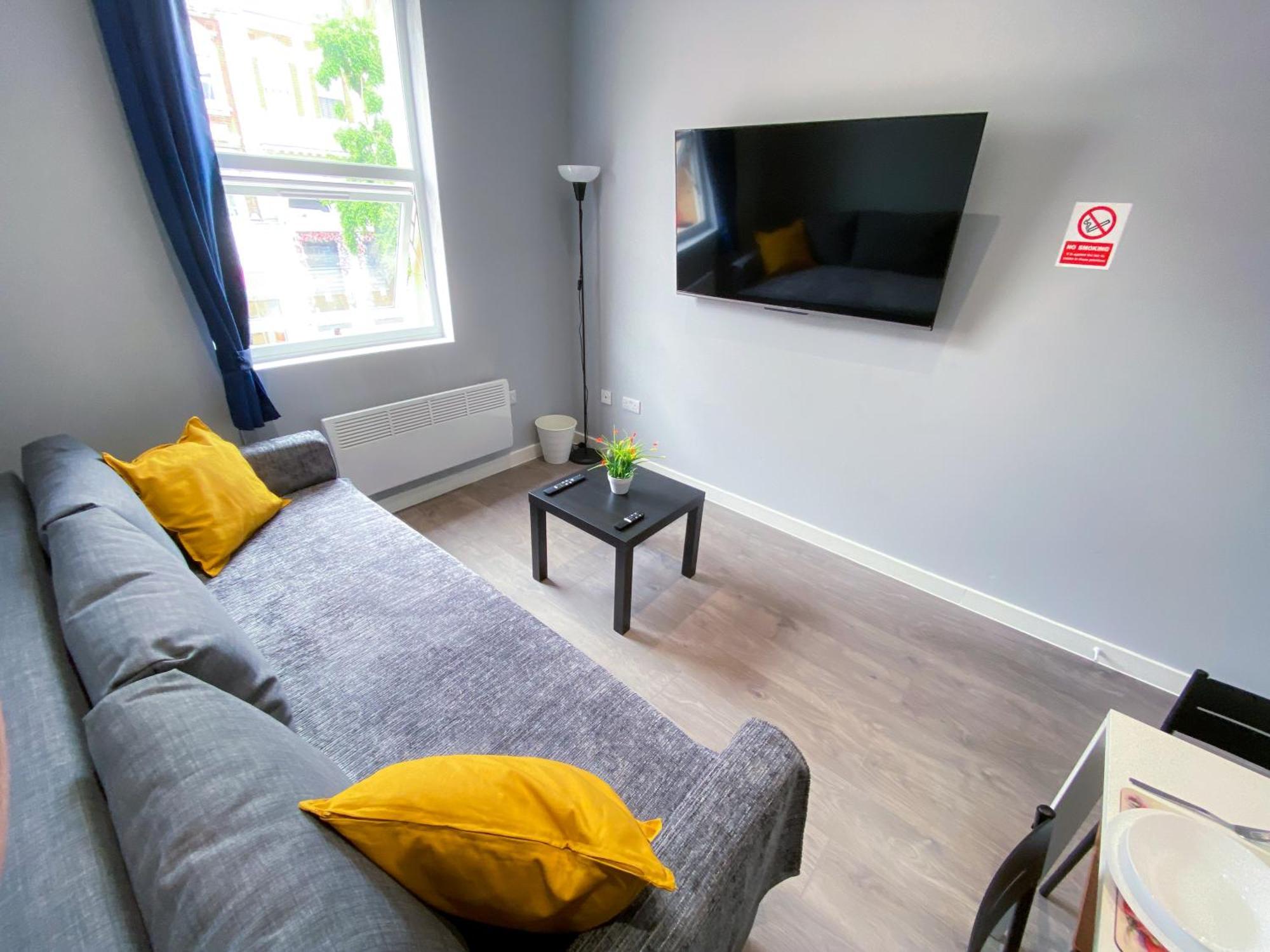 Modern 1 Bedroom Flat In Wood * Londra